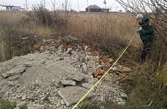 В Республике Адыгея оштрафовали гражданина, устроившего на своем участке свалку строительных отходов